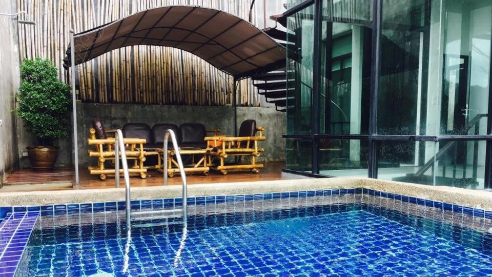 Villa 3 *